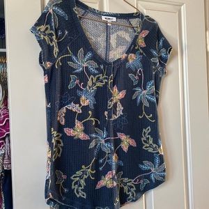 William Rast XL dark blue and beautiful floral print waffle knot top.
